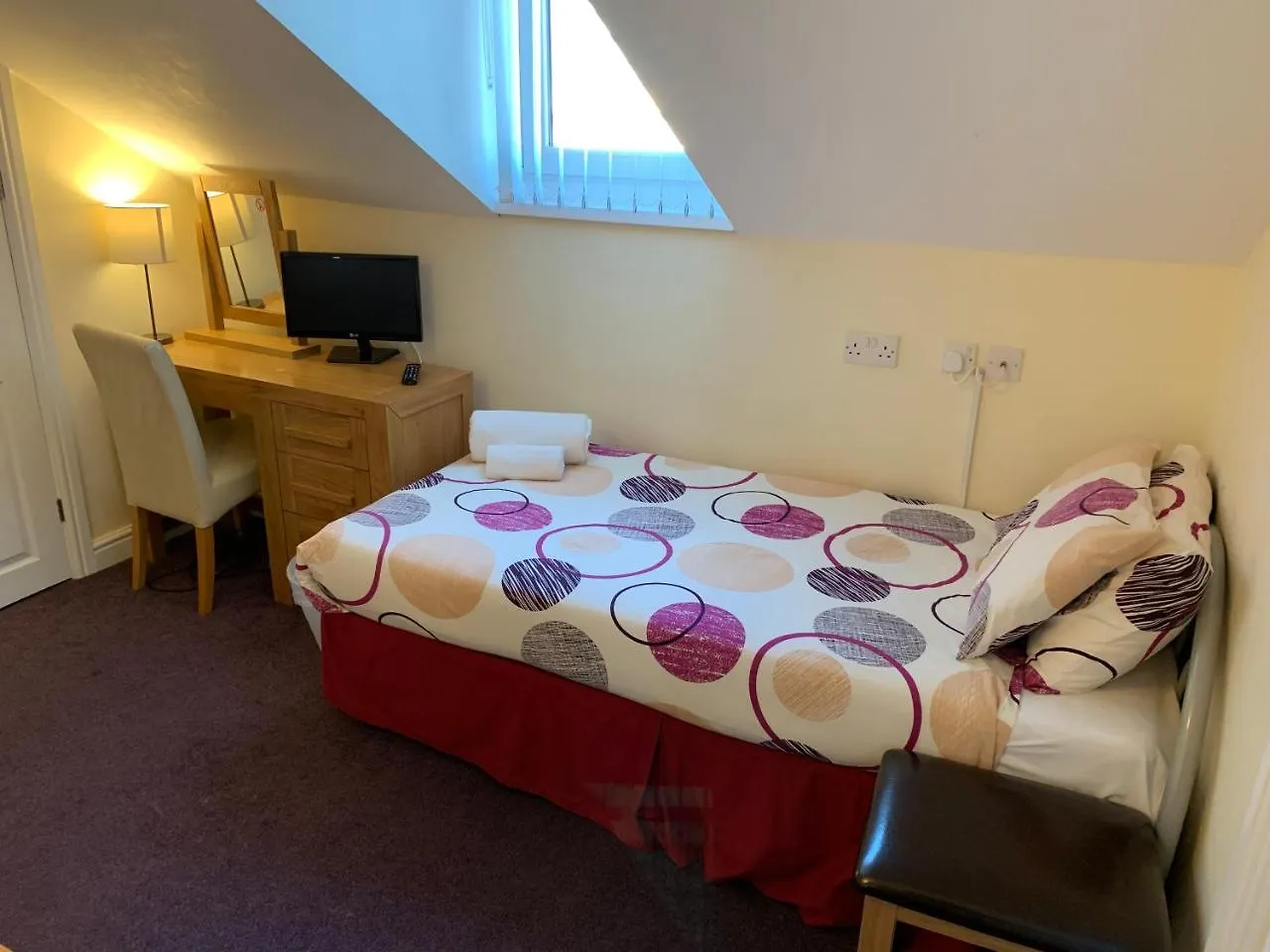 Austins Guest House Cardiff 3*,